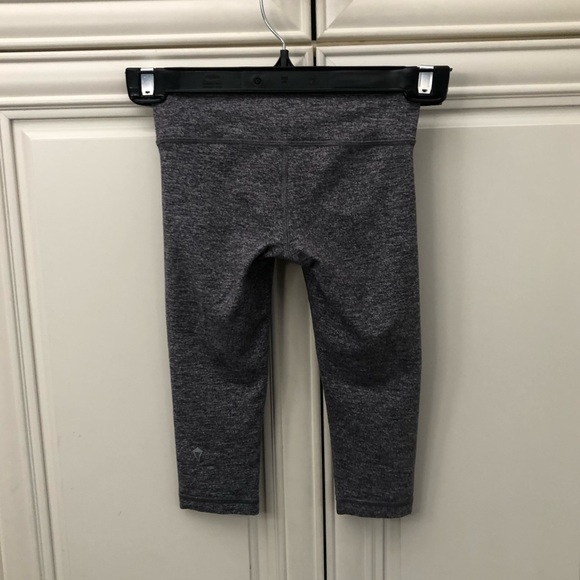 SIZE 6 - Reversible Ivivva by Lululemon girls crop leggings - Picture 7 of 11